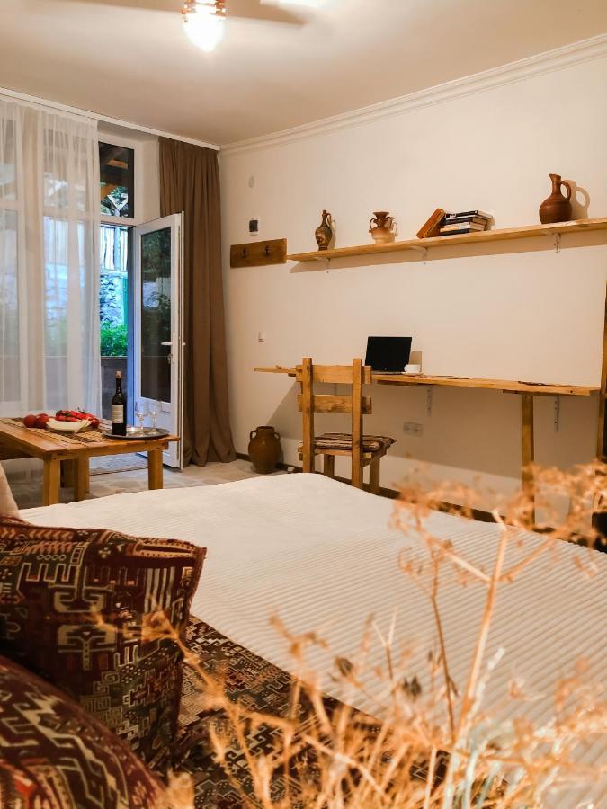 Bjnihouse, Guest House ภายนอก รูปภาพ