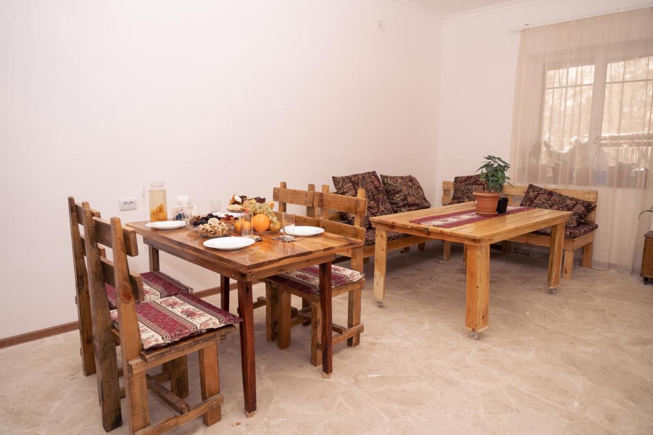 Bjnihouse, Guest House ภายนอก รูปภาพ
