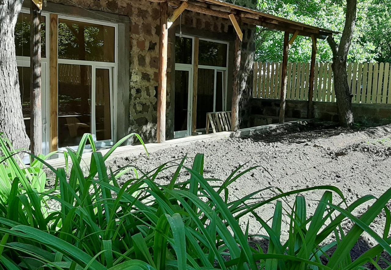 Bjnihouse, Guest House ภายนอก รูปภาพ